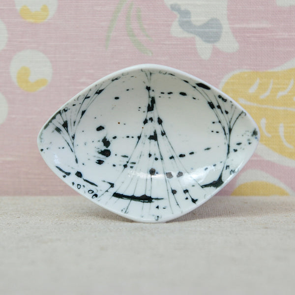 Susan Parkinson organic-shaped mid-century dish with gently upturned edges and painted decoration