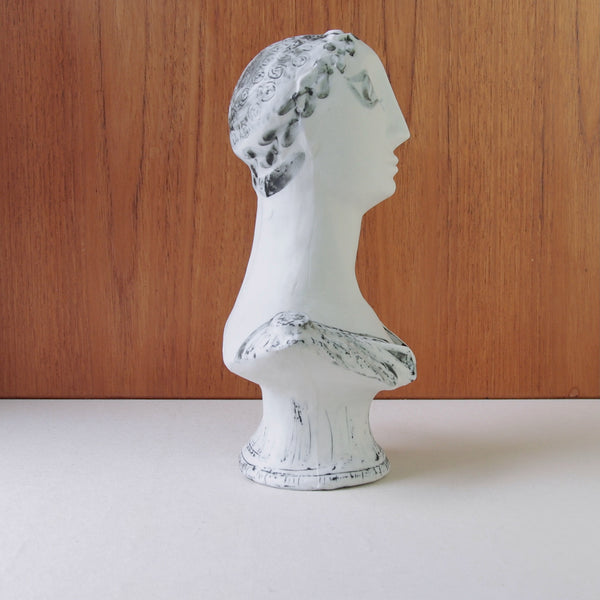 Side view of a Postwar British Modernist sculptural bust looking to the right, design by Susan Parkinson, hand-decorated with expressive brushwork and subtle restraint.