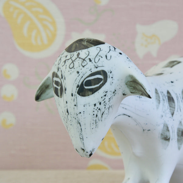 Side profile of the head of a Susan Parkinson Sheep, a distinctive example of mid-century modern British ceramics. For sale in the UK.