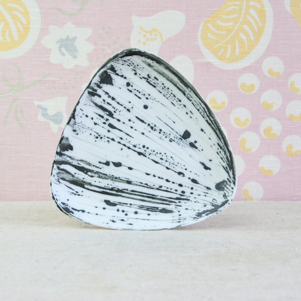 Susan Parkinson biomorphic porcelain dish with abstract painted decoration, circa 1955