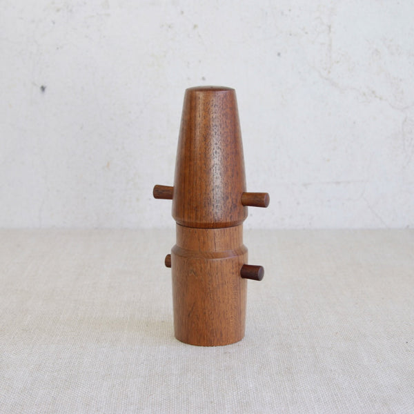 Amazing condition museum quality Jens Quistgaard for Dansk Designs Vanguard pepper mill, Danish mid-century Modern design.