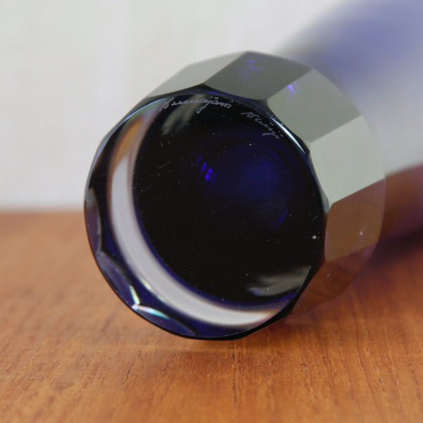Nuutajarvi Notsjo hand-etched signature on sculptural purple glass vase by Unto Suominen.
