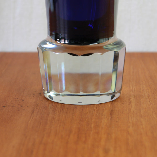 Detail of cut crystal base, Deep purple Finnish art glass vase by Unto Suominen, an unusual example of his own design work for Nuutajärvi Notsjö.