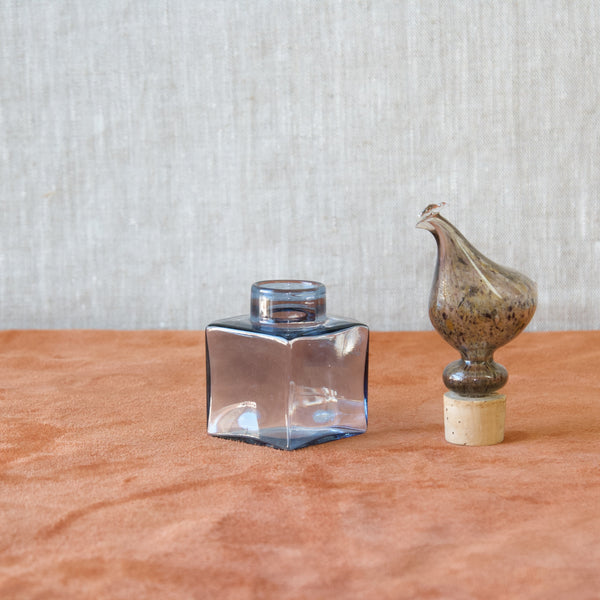 Crafted from high quality glass at the Nuutajärvi Notsjö glassworks the kf254 hen bottle by Kaj Franck exudes a sense of timeless sophistication synonymous with mid-century Scandinavian design.