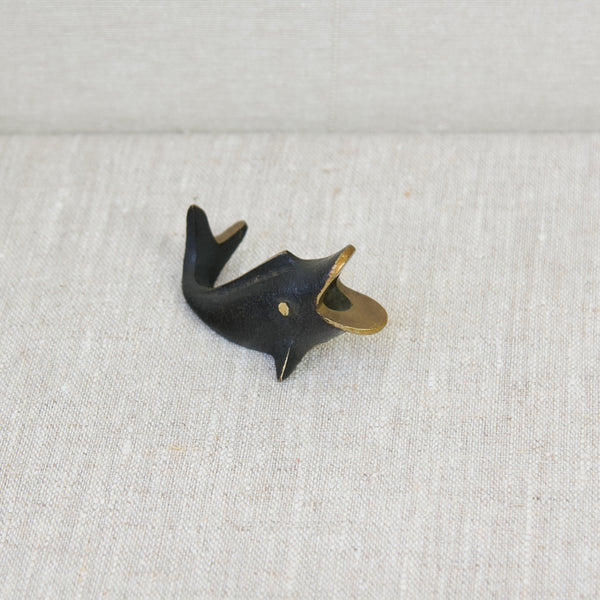 Modernist brass pen holder fish designed by Walter Bosse, black-golden line produced by Herta Baller Vienna