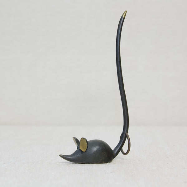 Mid Century Modern brass pretzel holder in the shape of a mouse designed by Walter Bosse, produced in Austria