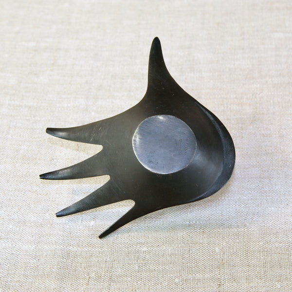 Close view of the Walter Bosse hand ashtray showing "Baller Austria" stamp mark.