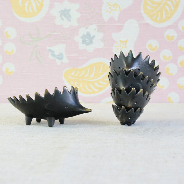 Walter Bosse stacking hedgehogs separated to reveal the individual ashtray bowls concealed within the complete sculptural figure.