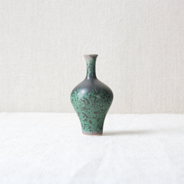 Annikki Hovisaari miniature green blue vase with exquisite dappled glaze, Arabia Finland