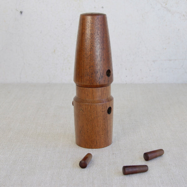 Mid-century Nordic design wooden pepper mill with its three wooden pegs removed. Jens Quistgaard for Dansk Designs. The name of this pepper grinder is vanguard, t features a sculptural waist.