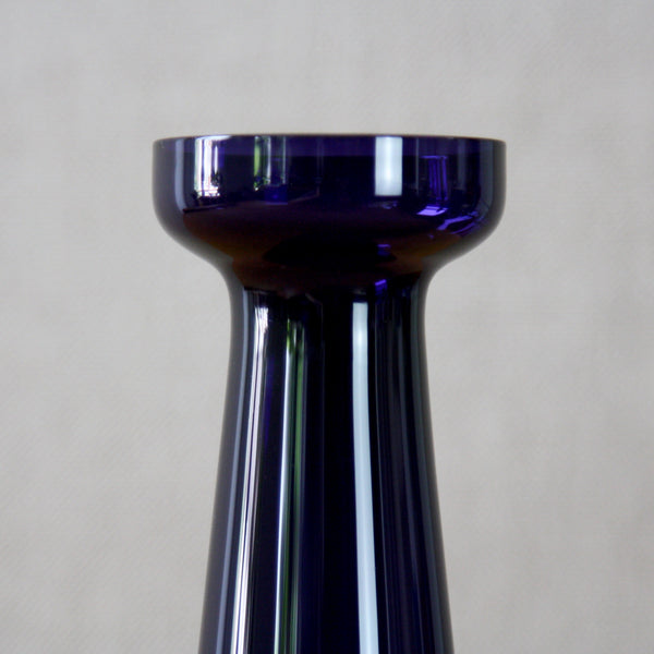 Detail of deep purple vase 3413 by Kaj Franck for Nuutajarvi Notsjo Finland