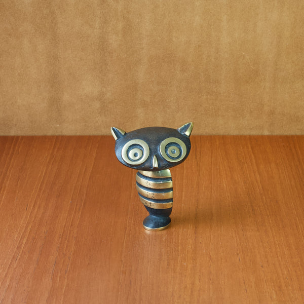 Image showing how the head of this vintage 1950s Walter Bosse owl shaped corkscrew can be turned, which is highly fitting for an owl.