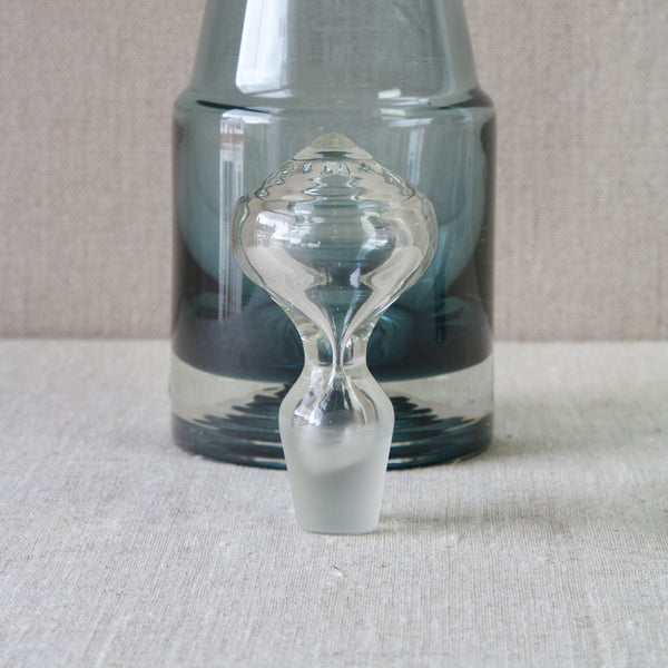 Head on shot showing the clear glass stopper belonging to a rare Nanny Still 'Paraati' (Parade) decanter made by Riihimaki glassworks, Finlands, in the mid-twentieth century.