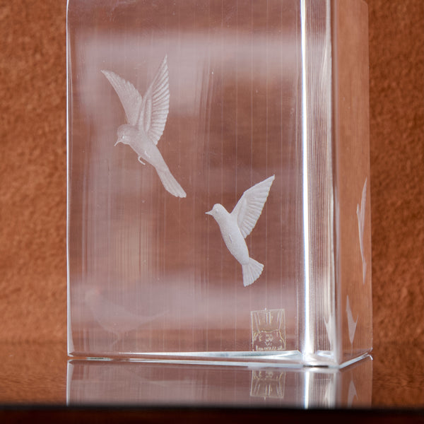Engraved birds on 1960s Vicke Lindstrand prism sculpture from Kosta Sweden