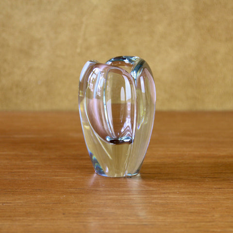 Finnish organic modernist glass vase designed by kaj Franck and produces at nuutajarvi Notsjo, Finland