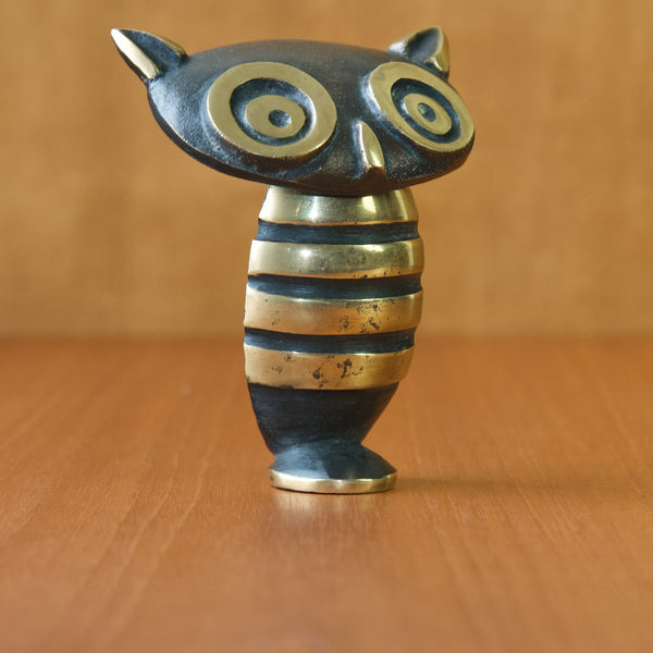 Image of a large pointy eared owl cast from brass. This highly unusual and idiosyncratically rendered sculpture is the work of Walter Bosse one of the most prolific Modernist Austrian designers of the twentieth century.
