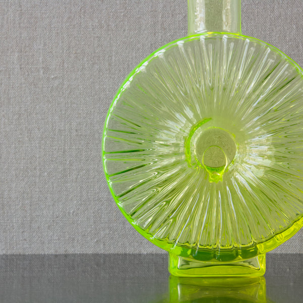 Large uranium Aurinkopullo textured bottle vase by Helena Tynell, Riihimaki