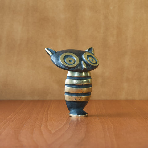 Profile image of a rare Walter Bosse corkscrew in the form of an owl. When not in use the thread of the screw is concealed within the owl's body.