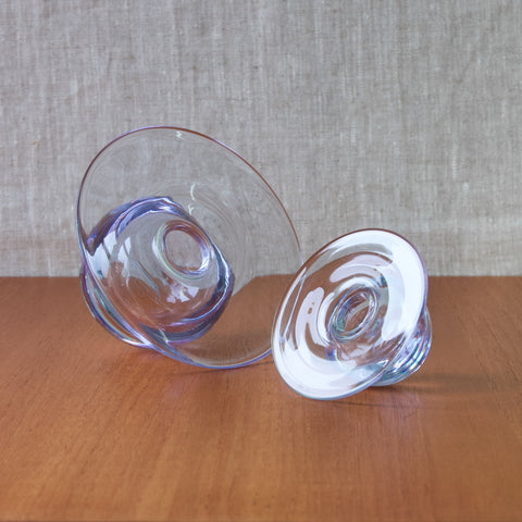 A pair of Riihimaki 6462 Saturnus glass vases by Nanny Still, made from neodymium colour changing glass