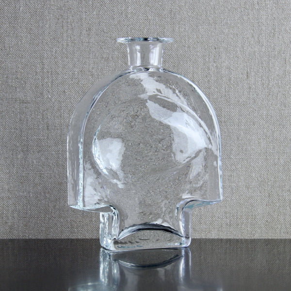 Kyynel bottle vase 1717 designed by Nanny Still for Riihimaki in clear glass 1970s modernist Scandinavian design