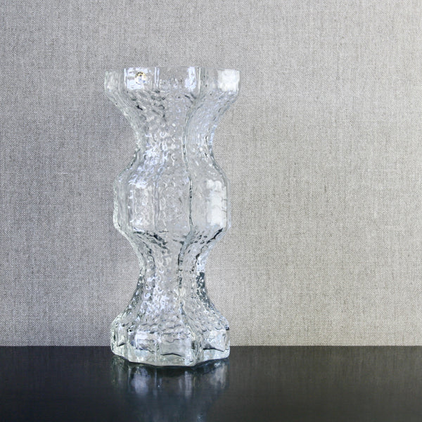 Mid Century Modernist glass Fenomena vase designed by Nanny Still for Riihimaki Lasi Oy, Finland 