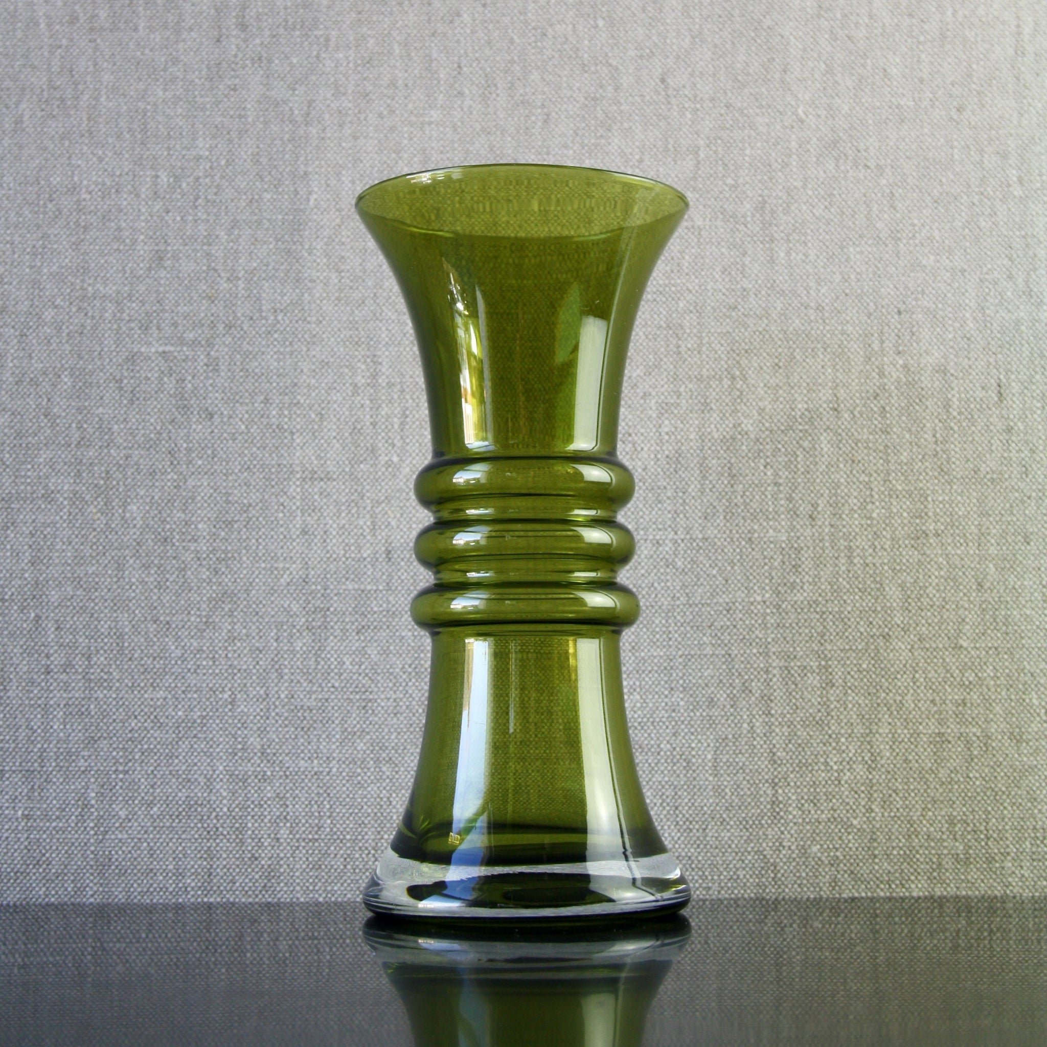 Tamara Aladin 1565 'Kielo' Vase – Art & Utility