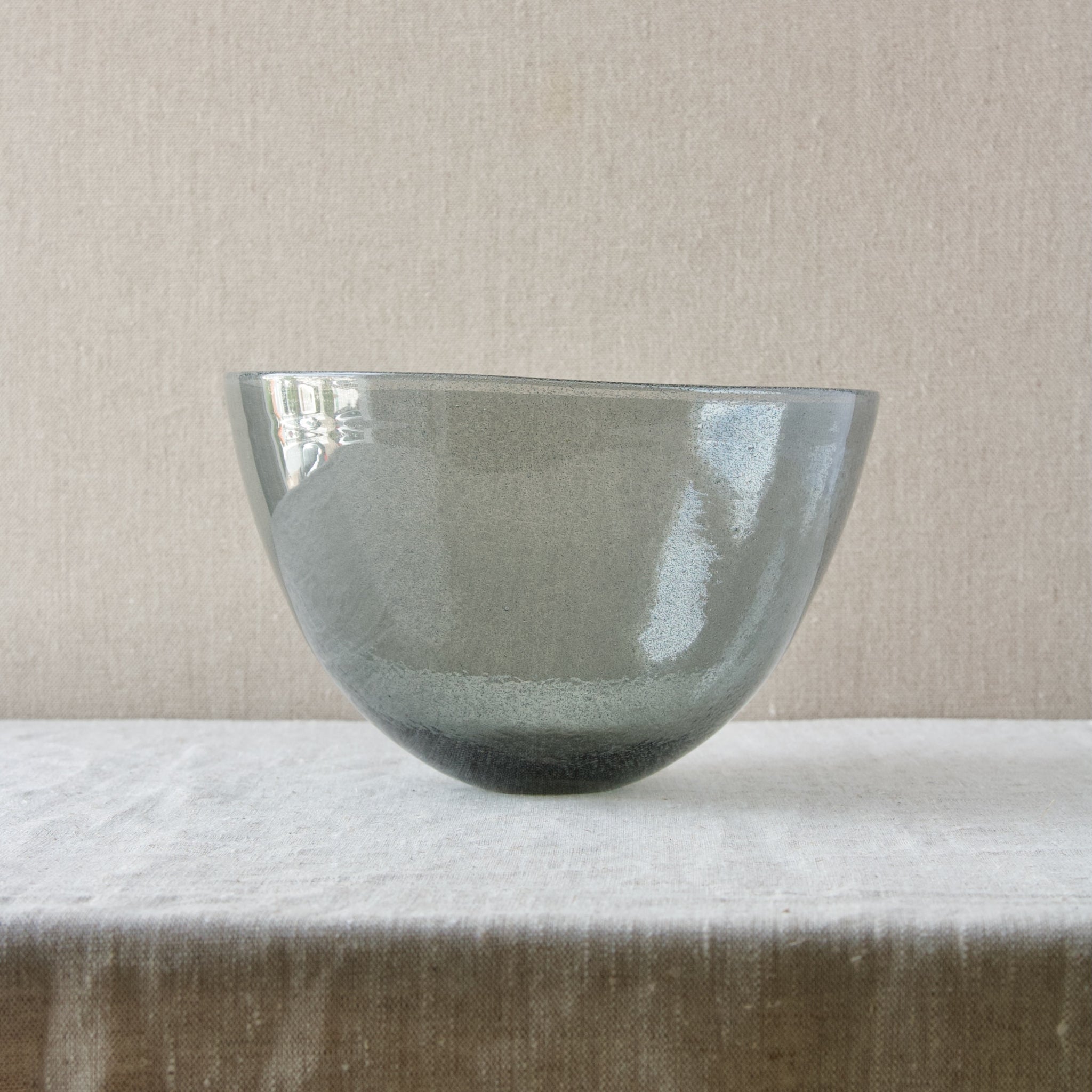 Erik Höglund Large Carborundum Bowl – Art & Utility