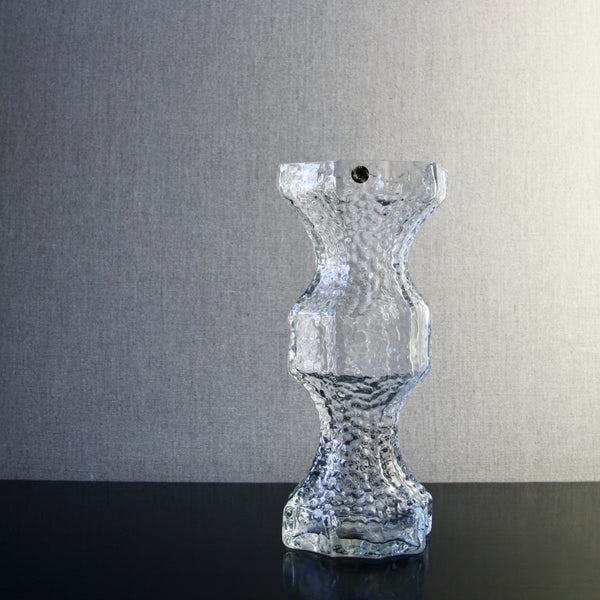 Nanny Still Riihimaen Lasi Oy stickered Fenomena modernist glass vase 1967