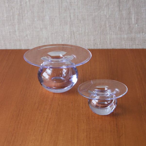 Two Nanny Still model 6462 Saturnus vases in lilac alexandrite glass, produced by Riihimaki glassworks in the 1960s