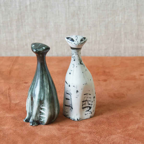 Porcelain Susan parkinson pair of black and white cat scupltures designed in 1950s and produced in Ashford kent