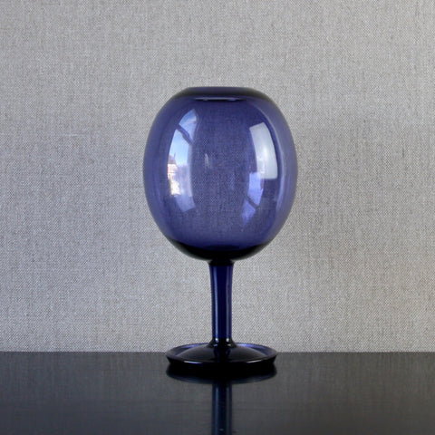 Rare Nanny Still balloon vase "Ilmapallo" produced at Riihimaki glassworks 1961