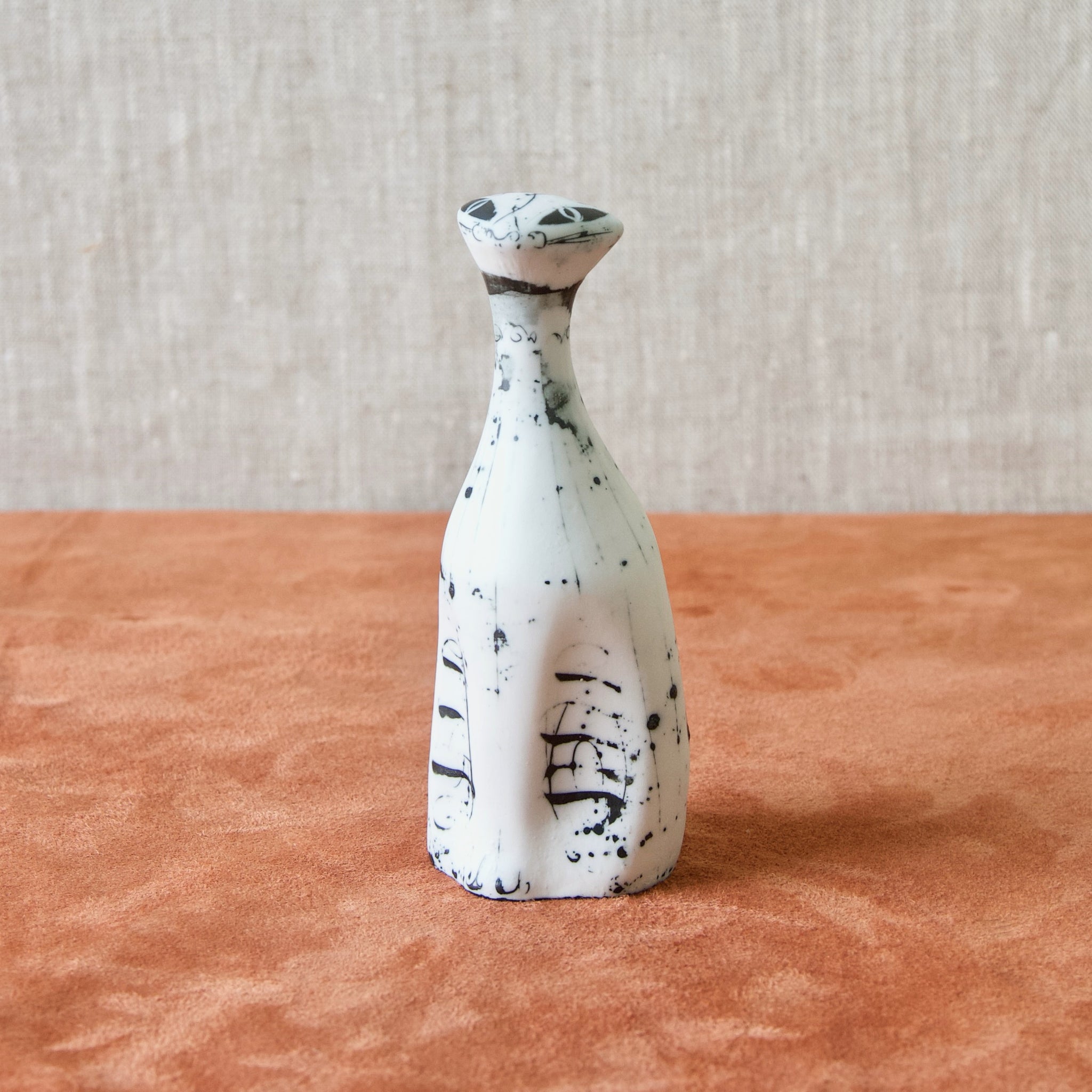 Susan Parkinson modernist postwar british cat sculpture figurine in matte glaze white porcelain and sgraffito wax resist decoration