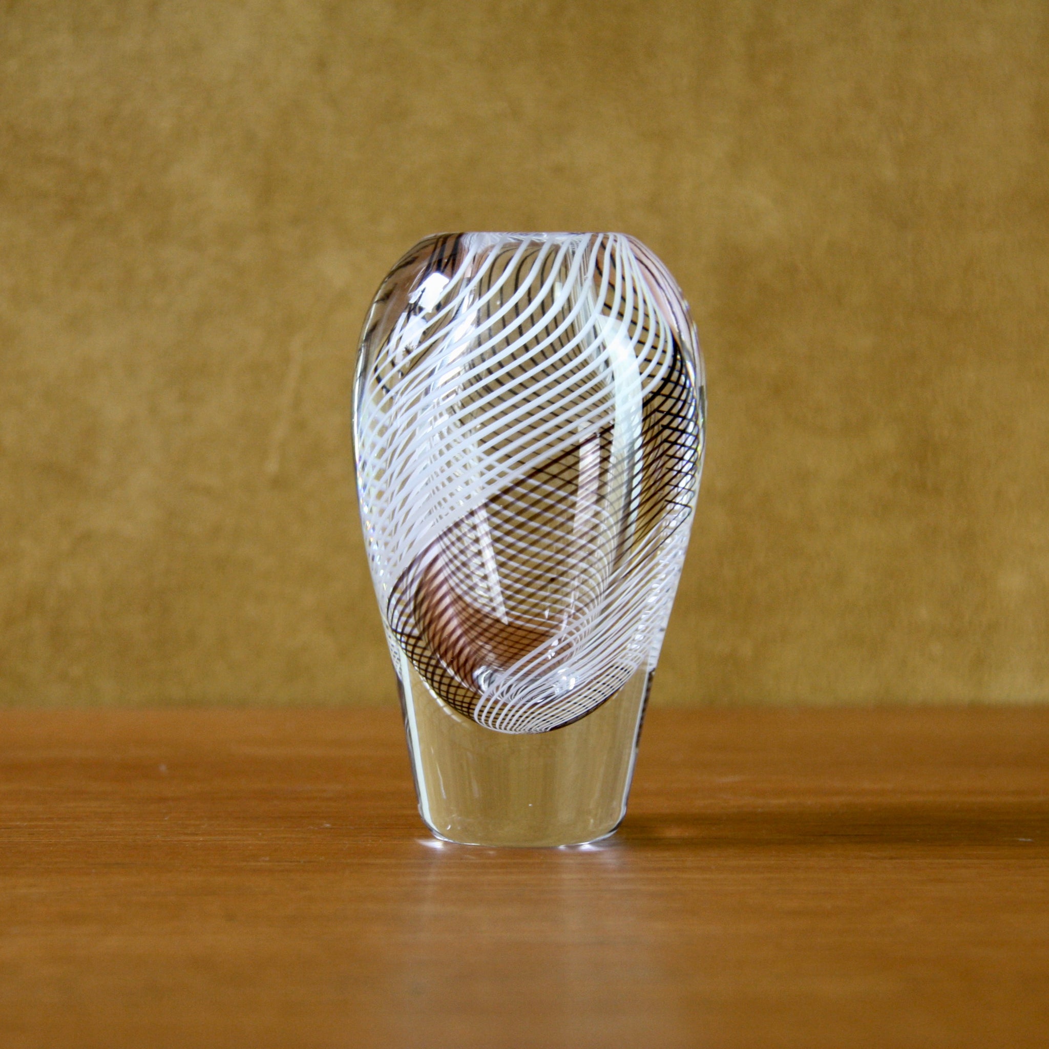 Vicke Lindstrand Filigree Vase – Art & Utility