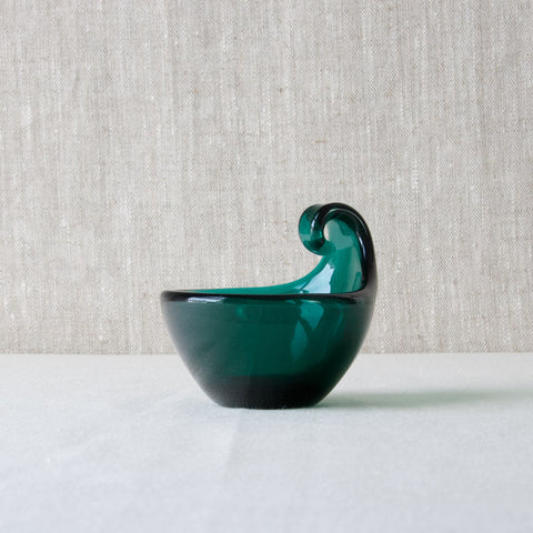 Organic Modernist SV glass bowl designed in 1950 by Finnish designer Nanny Still for Riihimaki Finland / Riihimaen Lasi Oy