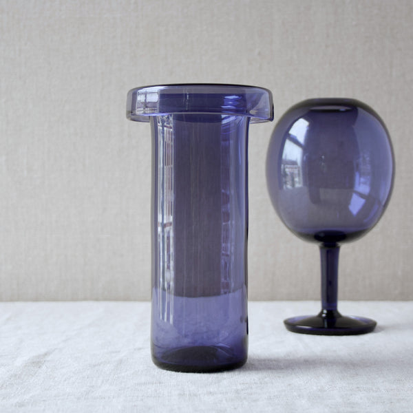 Duo of Nanny Still Riihimaen Lasi Oy purple glass vases including Ametisti and Ilmapallo, 1960's Finnish Modernist glass design